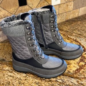 Dream Pairs brand new winter boots. Mid-calf fur lined.